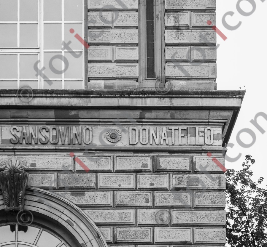 Namensschriftzug "DONATELLO" | Name inscription "DONATELLO" (foticon-duesseldorf-akademie-133-sw.jpg)